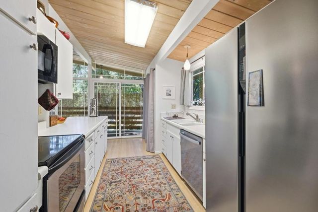 111 Greenview Drive, Boulder Creek, CA 95006