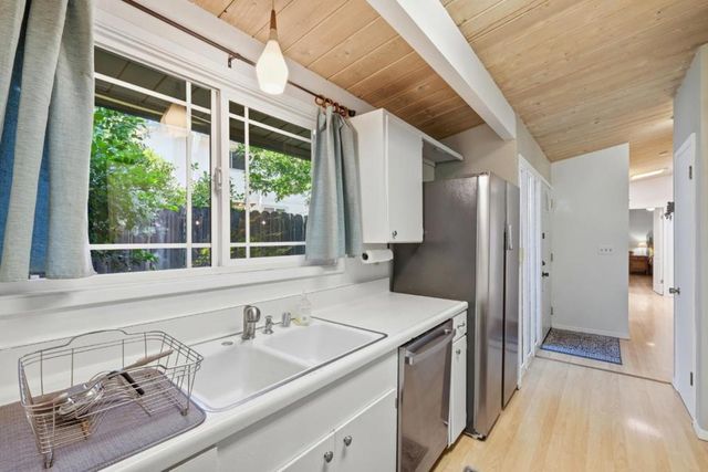 111 Greenview Drive, Boulder Creek, CA 95006