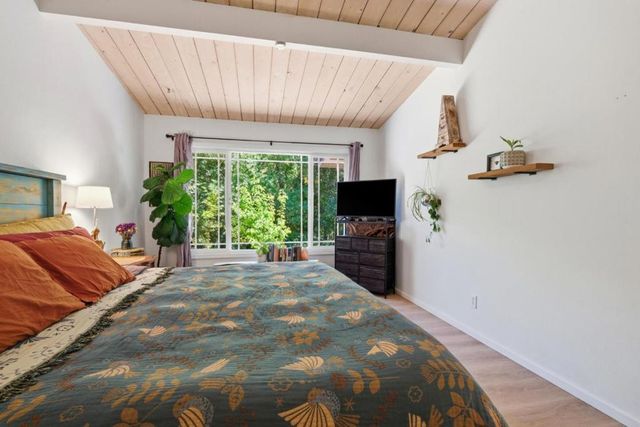 111 Greenview Drive, Boulder Creek, CA 95006