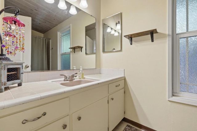 111 Greenview Drive, Boulder Creek, CA 95006