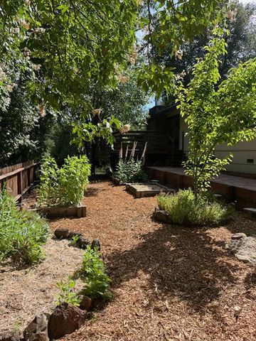 111 Greenview Drive, Boulder Creek, CA 95006