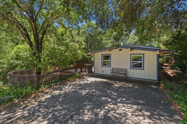 111 Greenview Drive, Boulder Creek, CA 95006