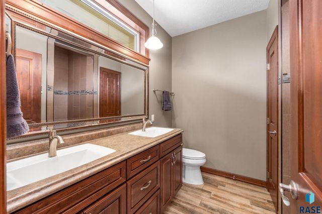 8805 E Palametto St Street, Sioux Falls, SD 57110