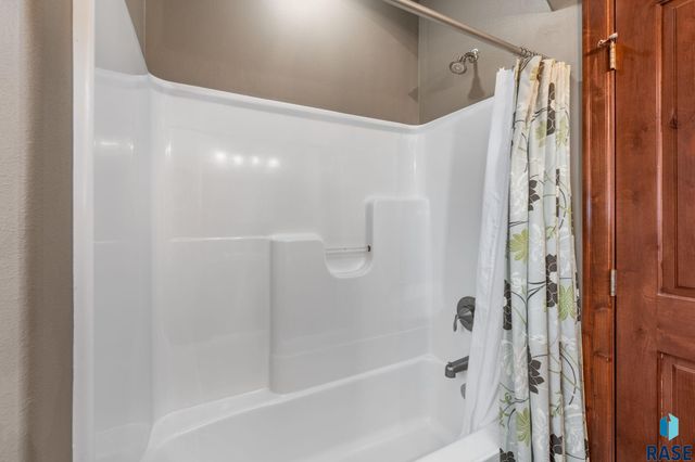 8805 E Palametto St Street, Sioux Falls, SD 57110