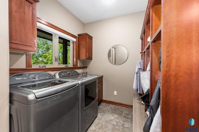 8805 E Palametto St Street, Sioux Falls, SD 57110