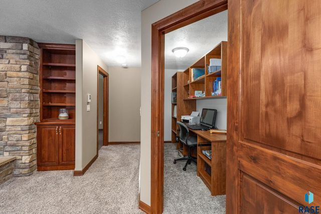 8805 E Palametto St Street, Sioux Falls, SD 57110
