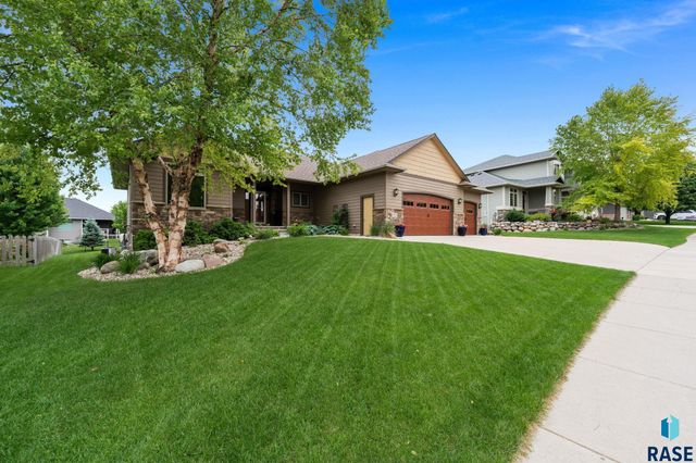 8805 E Palametto St Street, Sioux Falls, SD 57110