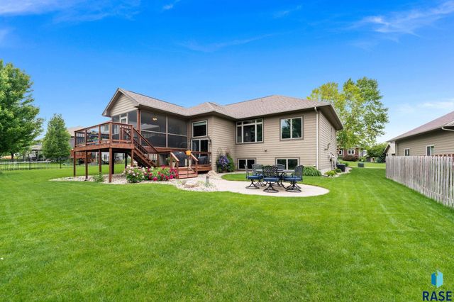 8805 E Palametto St Street, Sioux Falls, SD 57110