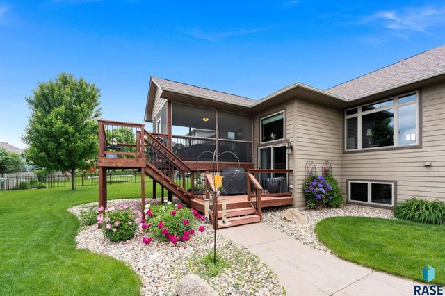 8805 E Palametto St Street, Sioux Falls, SD 57110