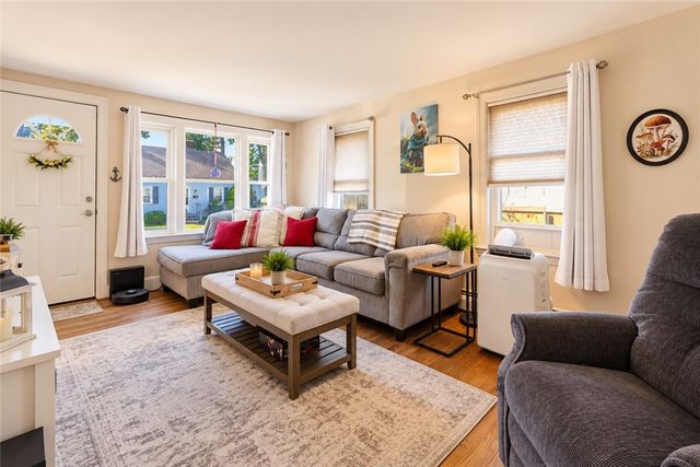 127 Fern Street, Warwick, RI 02889