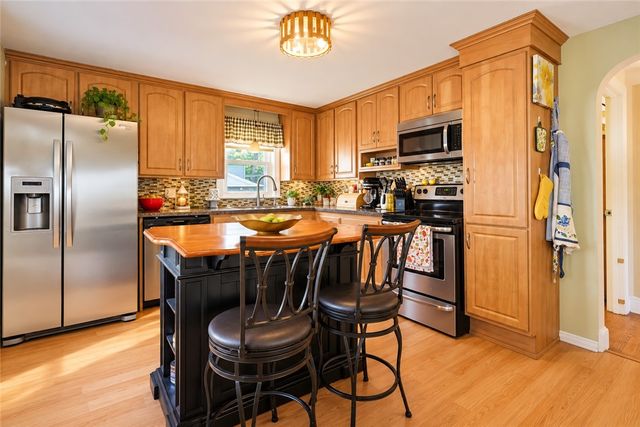 127 Fern Street, Warwick, RI 02889