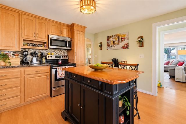 127 Fern Street, Warwick, RI 02889