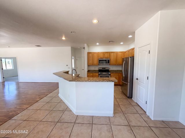 5225 W Wild Burro Spring Drive, Marana, AZ 85658