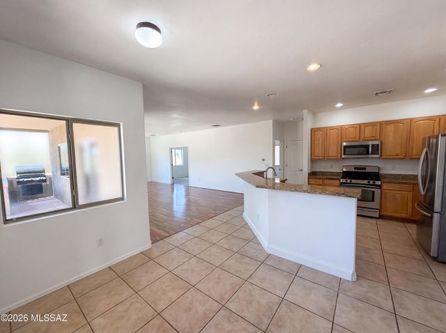 5225 W Wild Burro Spring Drive, Marana, AZ 85658