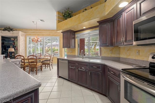 8201 Glenfinnan CIR, Fort Myers, FL 33912