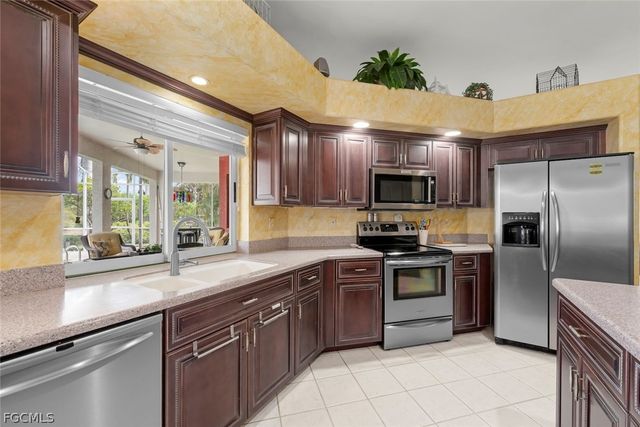 8201 Glenfinnan CIR, Fort Myers, FL 33912