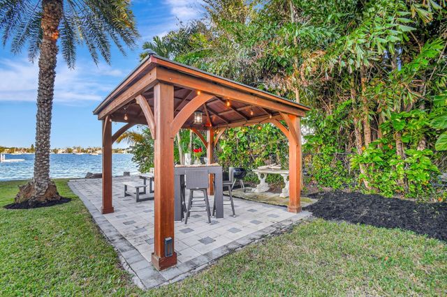 310 S Lake Drive, Lantana, FL 33462