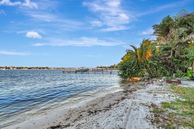 310 S Lake Drive, Lantana, FL 33462