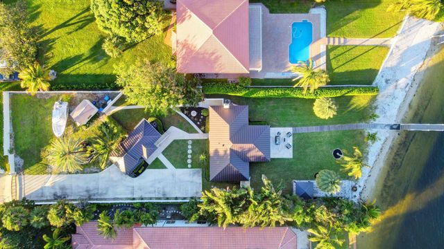 310 S Lake Drive, Lantana, FL 33462