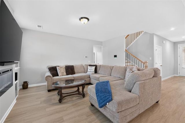104 Grand Meadows Drive, Hoschton, GA 30548