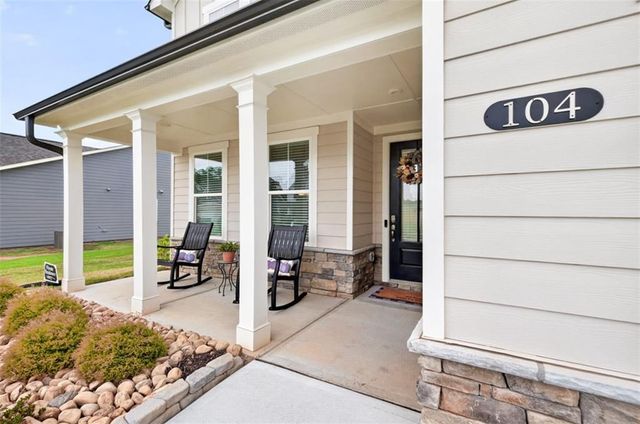 104 Grand Meadows Drive, Hoschton, GA 30548