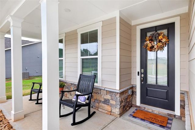 104 Grand Meadows Drive, Hoschton, GA 30548