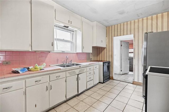 1400 Tauromee Avenue, Kansas City, KS 66102