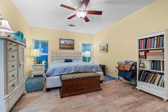 128 Meandering Way, Weatherford, TX 76086