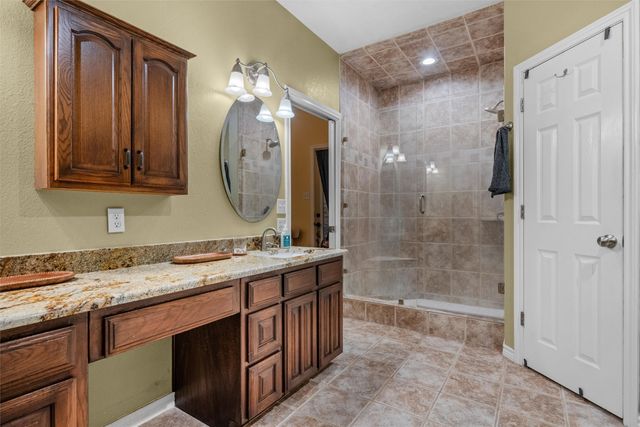 128 Meandering Way, Weatherford, TX 76086