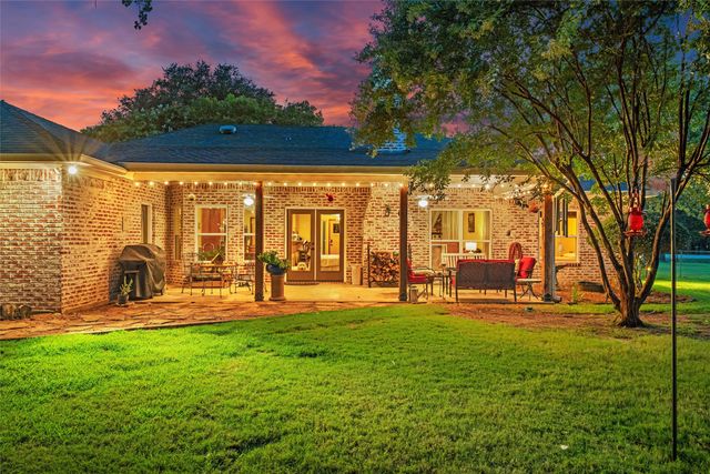 128 Meandering Way, Weatherford, TX 76086