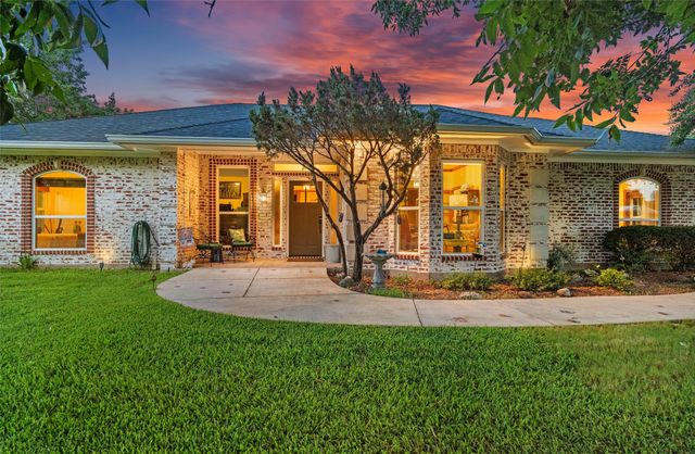 128 Meandering Way, Weatherford, TX 76086