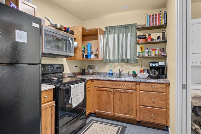128 Meandering Way, Weatherford, TX 76086
