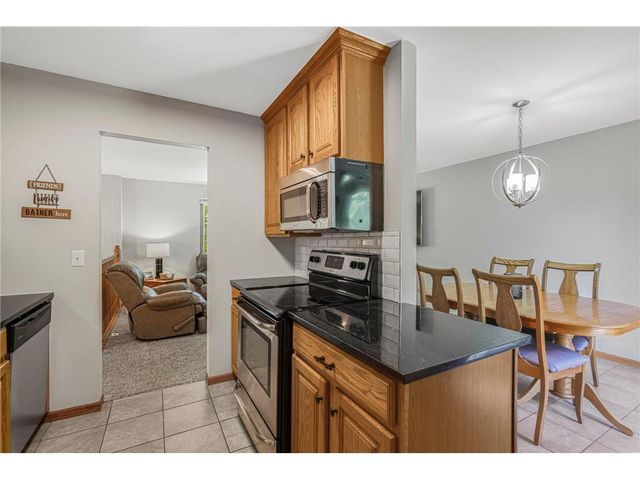 286 Frankland Street, Mahtomedi, MN 55115