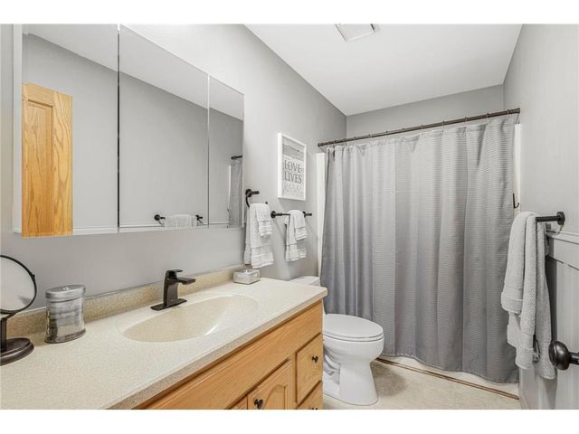 286 Frankland Street, Mahtomedi, MN 55115