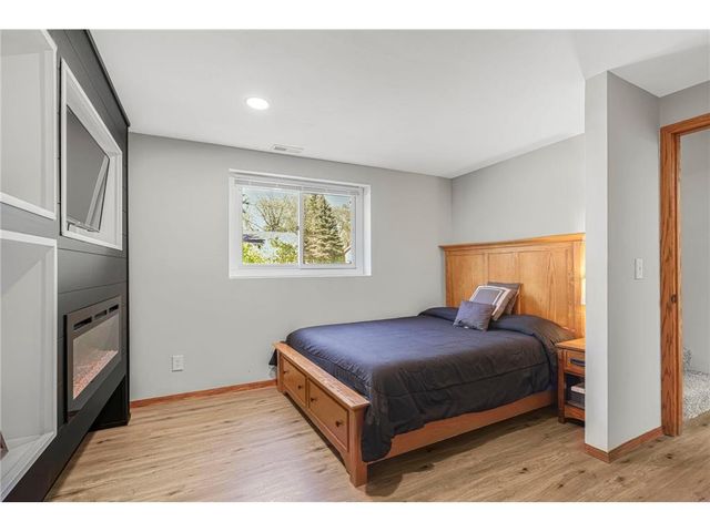 286 Frankland Street, Mahtomedi, MN 55115
