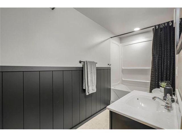 286 Frankland Street, Mahtomedi, MN 55115