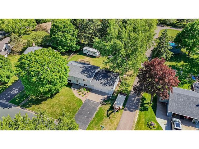 286 Frankland Street, Mahtomedi, MN 55115