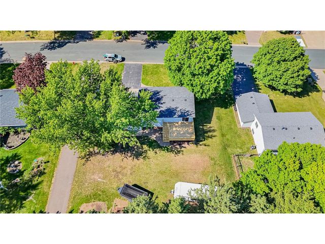 286 Frankland Street, Mahtomedi, MN 55115
