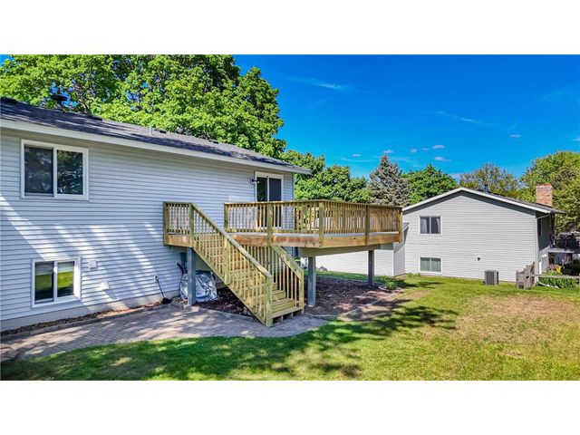 286 Frankland Street, Mahtomedi, MN 55115
