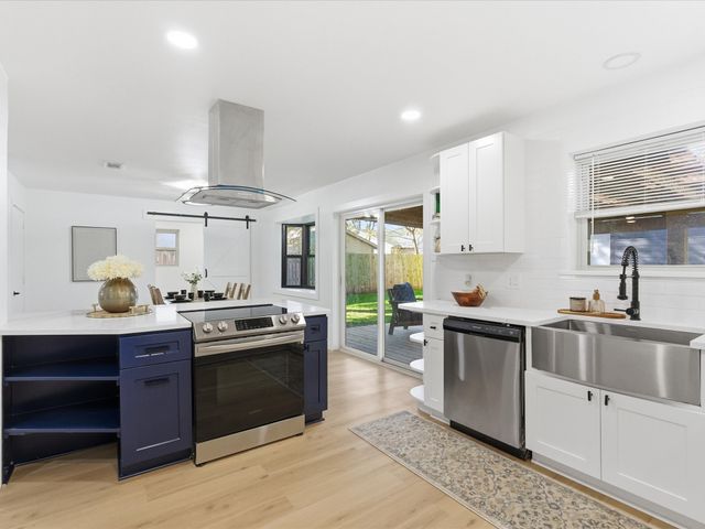 2005 E Leslie Lane, Sherman, TX 75090