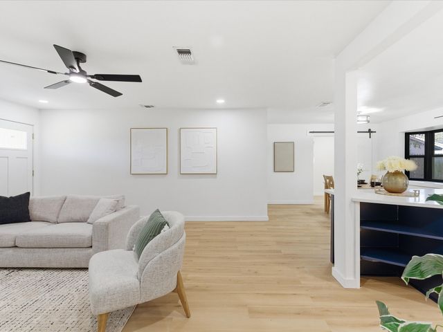 2005 E Leslie Lane, Sherman, TX 75090