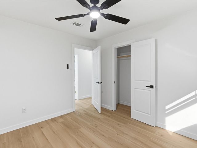 2005 E Leslie Lane, Sherman, TX 75090