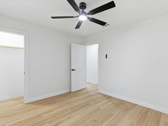 2005 E Leslie Lane, Sherman, TX 75090