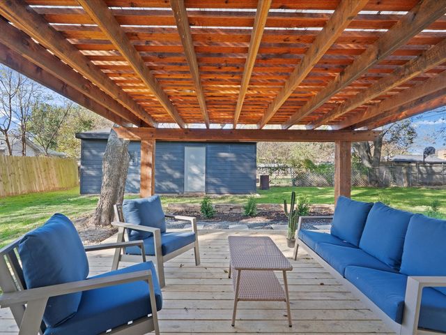 2005 E Leslie Lane, Sherman, TX 75090