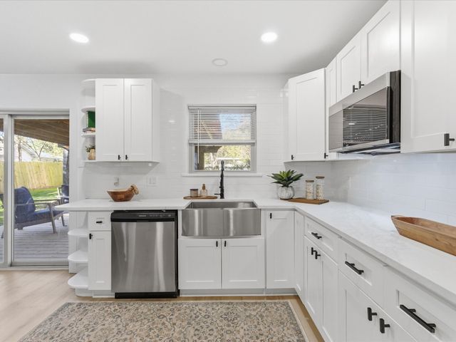 2005 E Leslie Lane, Sherman, TX 75090