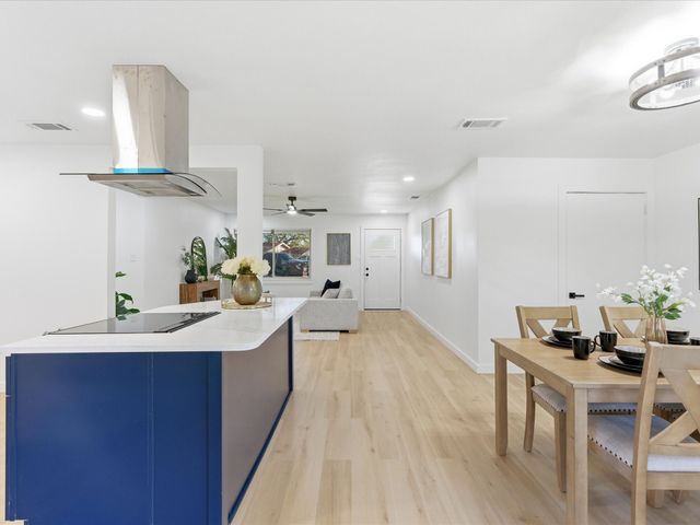 2005 E Leslie Lane, Sherman, TX 75090