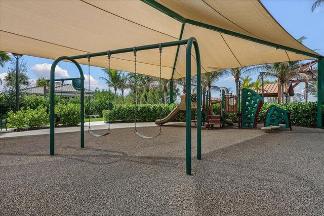 10366 Northbrook Circle, Palm Beach Gardens, FL 33412