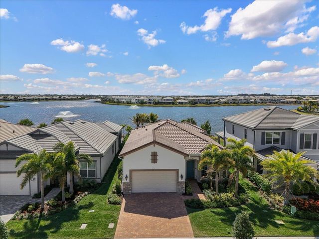 10366 Northbrook Circle, Palm Beach Gardens, FL 33412