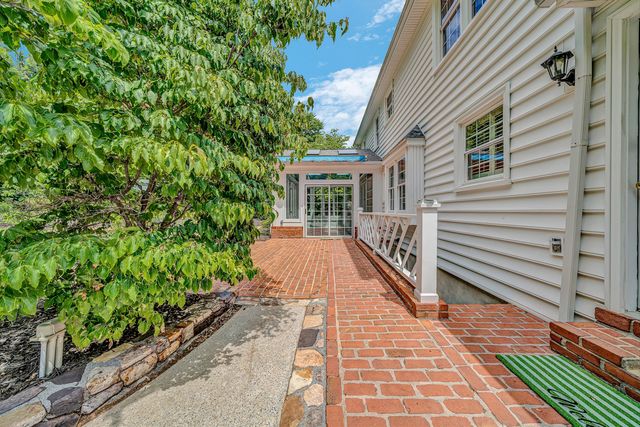 58 Stonehaven LN, Blue Ridge, VA 24064