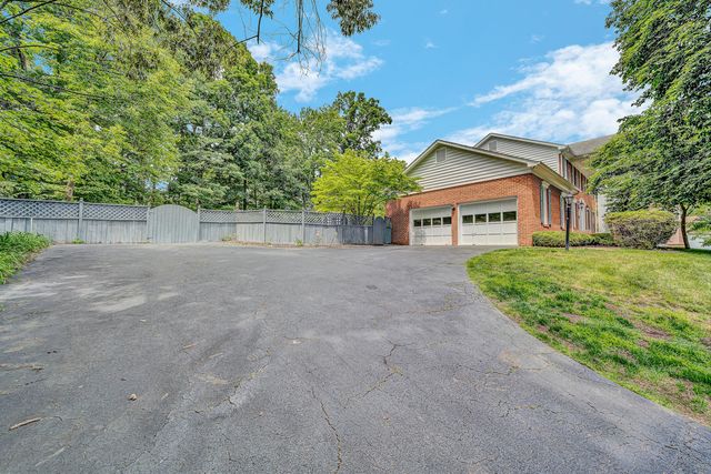 58 Stonehaven LN, Blue Ridge, VA 24064